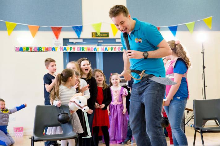 Entertainer entertaining children